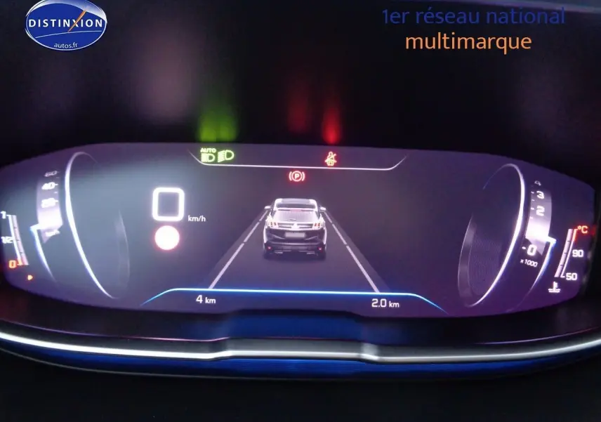 Affichage numérique du tableau de bord du Peugeot 3008 noir métal, montrant la vitesse à 0 km/h et l'alerte frein activée.