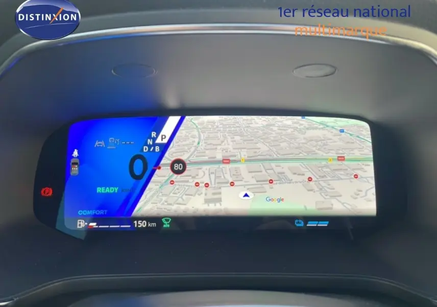 Tableau de bord numérique du Renault Symbioz gris cassiopée, affichant la navigation et l'état du véhicule.