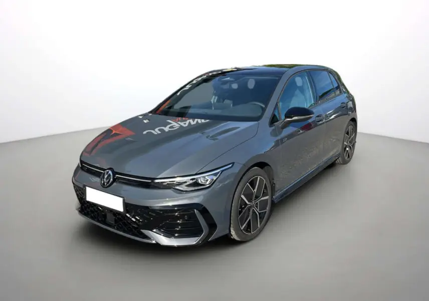 Volkswagen Golf E-TSI 150 R-Line gris dauphin vue 3/4 avant avec jantes alu 18 pouces et phares LED.