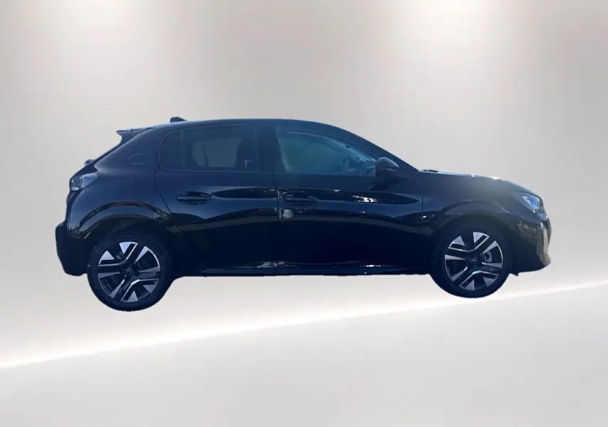 Peugeot 208 1.2 100 Allure noire vue de profil côté gauche, avec jantes alliage et vitres teintées.