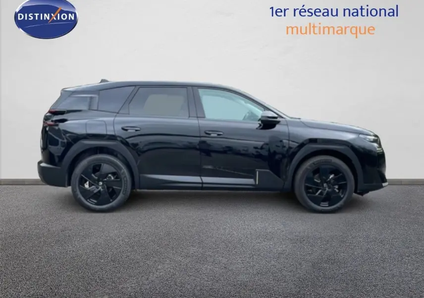 Profil droit d'un Citroën C5 Aircross 2026 noir Perla Nera métallisé avec jantes noires et lignes modernes.
