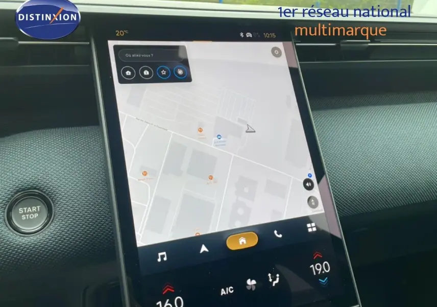 Vue rapprochée de l’écran tactile central du Citroën C5 Aircross 2026, affichant la navigation et la climatisation.