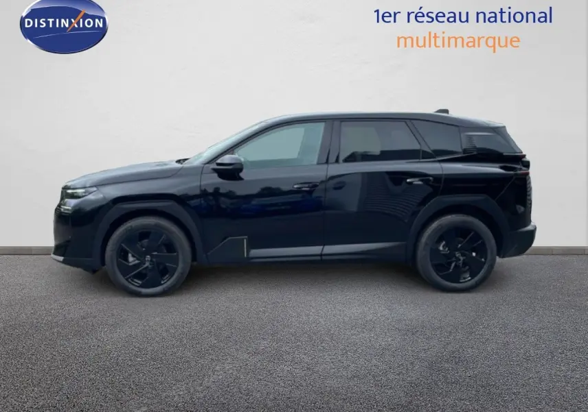 Profil côté gauche du SUV Citroën C5 Aircross noir Perla Nera 2026 avec jantes noires et lignes modernes.