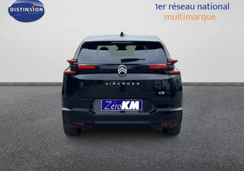 Vue arrière du Citroën C5 Aircross noir Perla Nera Metal avec feux LED horizontaux et logo centré.