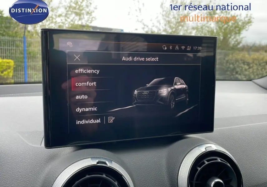 Écran central affichant les modes de conduite Audi Drive Select dans un Audi Q2 35 2.0 TDI S-Line 2025.