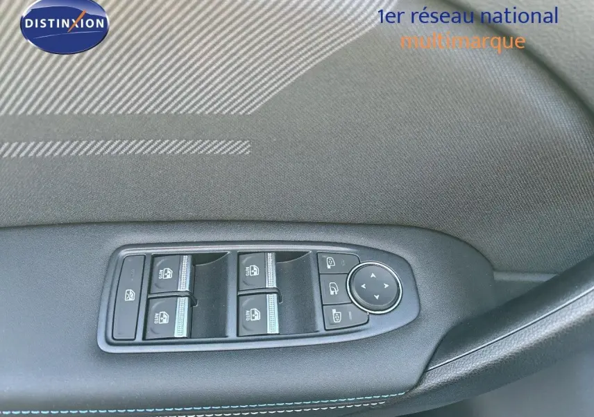 Commande des vitres électriques et réglage des rétroviseurs côté gauche en cuir noir sur Renault Symbioz 2025.