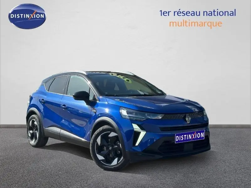 Vue 3/4 avant droit du Renault Captur 2025 en Bleu Iron/Noir Étoilé avec jantes noires distinctives.