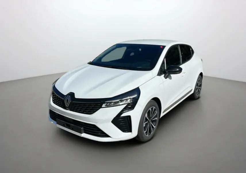 Renault Clio V Facelift TCe 90 Techno blanche vue en 3/4 avant droit avec calandre noire et jantes alliage.