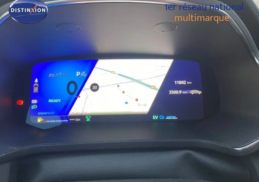 Tableau de bord numérique de Renault Symbioz gris Casiopee, affichage central avec navigation et compteurs.