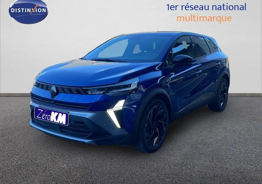 Renault Symbioz 2025 bleu Iron Metal en 3/4 avant droit, SUV hybride avec feux LED et jantes noires distinctives.