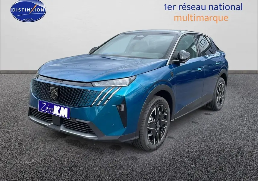 Peugeot 3008 Hybrid 145 GT e-dcs6 bleu obsession en 3/4 avant droit avec calandre noire distinctive.