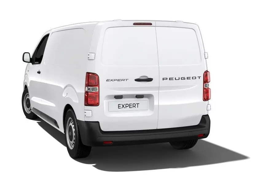 Vue avant d’un Peugeot Expert Fourgon blanc 2025 avec calandre noire et phares allumés sur fond neutre.