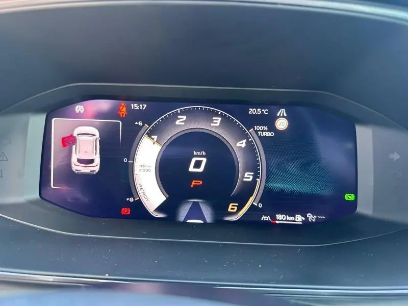 Tableau de bord numérique du CUPRA Formentor 2025 affichant vitesse à 0 km/h et indicateurs moteurs.