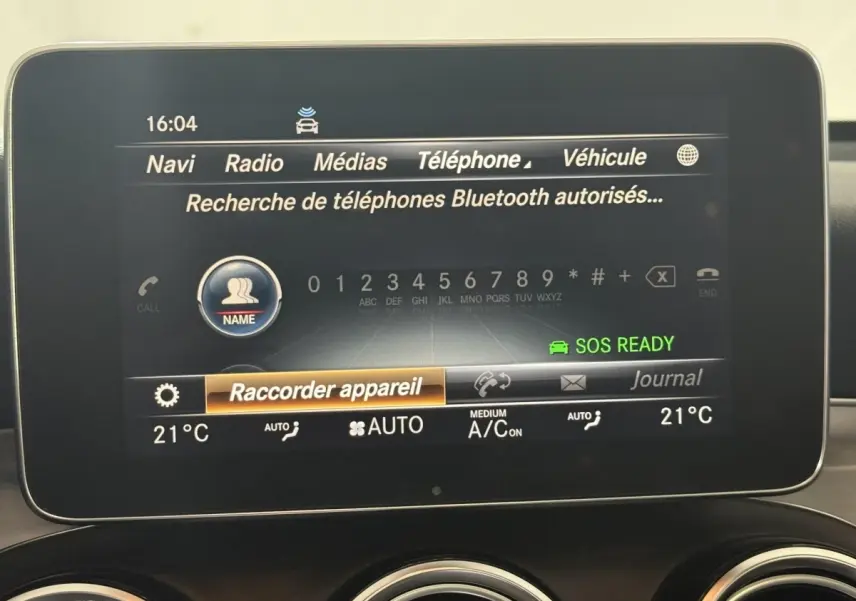 Écran central du système multimédia du Mercedes GLC 250 Fascination 2019 affichant la connexion Bluetooth.