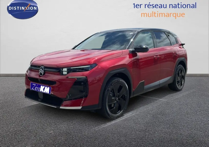Vue 3/4 avant droite d'un Citroën C5 Aircross Hybrid rouge rubis métallisé avec jantes noires et détails noirs contrastants.