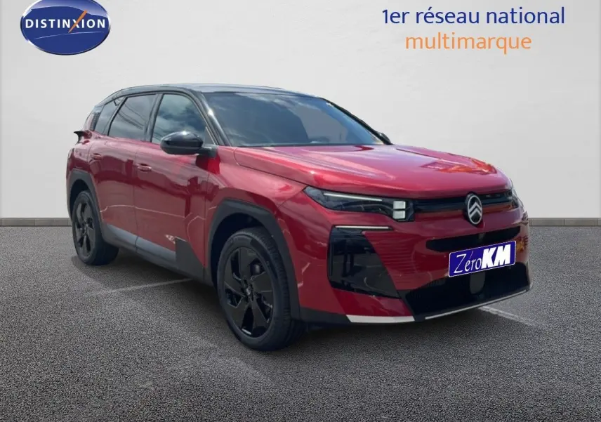 Citroën C5 Aircross Hybrid rouge rubis métal, vue 3/4 avant droit avec jantes noires et toit noir.