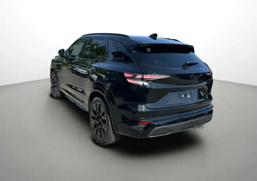 Vue 3/4 arrière droite du Renault Austral 2025 noir étoilé, version New 200 Esprit Alpine avec toit panoramique.