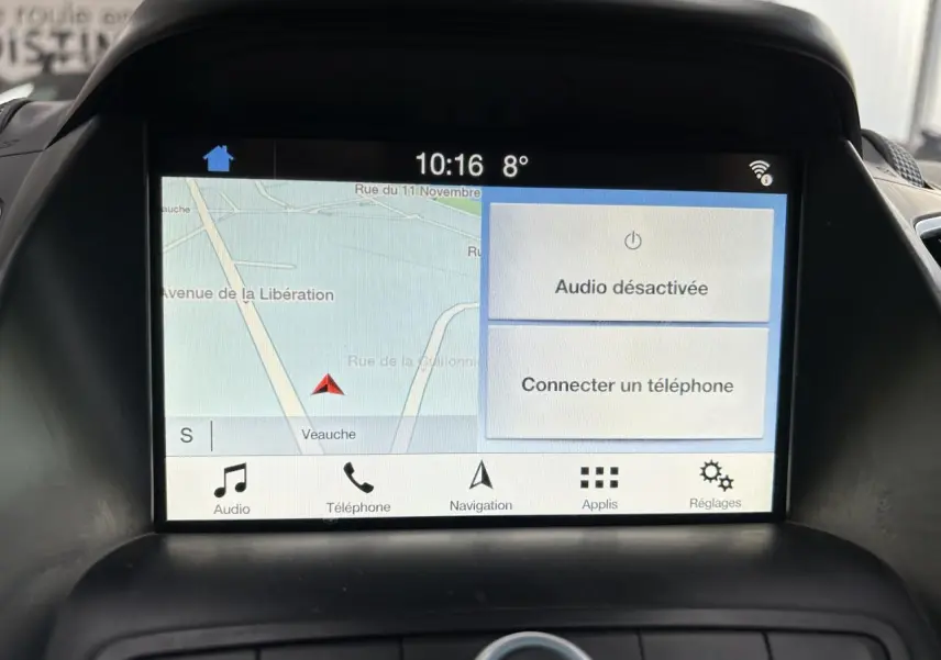 Écran tactile Ford SYNC 3 du Ford C-MAX 2018 affichant la navigation et options audio désactivées.