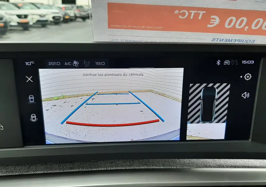 Écran central du Peugeot 3008 III Hybrid 145 Allure montrant la caméra de recul avec guidage dynamique, intérieur gris noir.