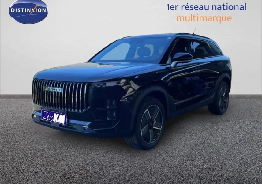 SUV JAECOO J7 noir carbone métal en 3/4 avant droit, avec calandre verticale distinctive et jantes modernes.