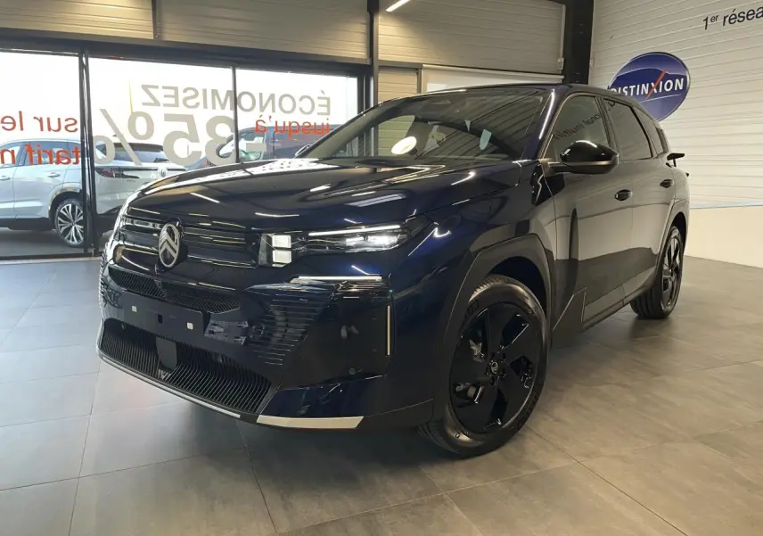 Citroën C5 Aircross bleu Azul en 3/4 avant droit, avec calandre noire brillante et jantes alliage noires.