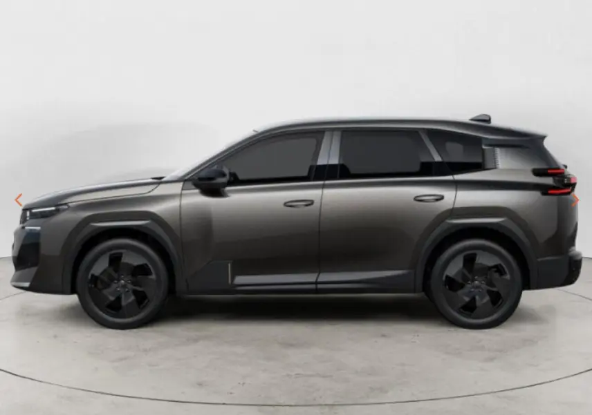 Vue de profil côté gauche du Citroën C5 Aircross gris 2026 avec jantes noires et vitres teintées.