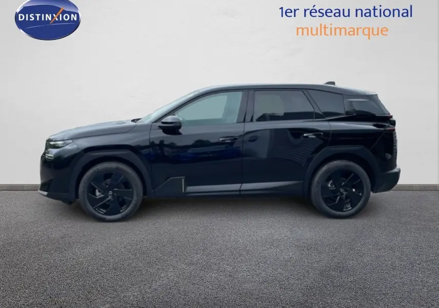Profil côté gauche d'un Citroën C5 Aircross noir perle métal 2026 avec jantes noires et vitres teintées.
