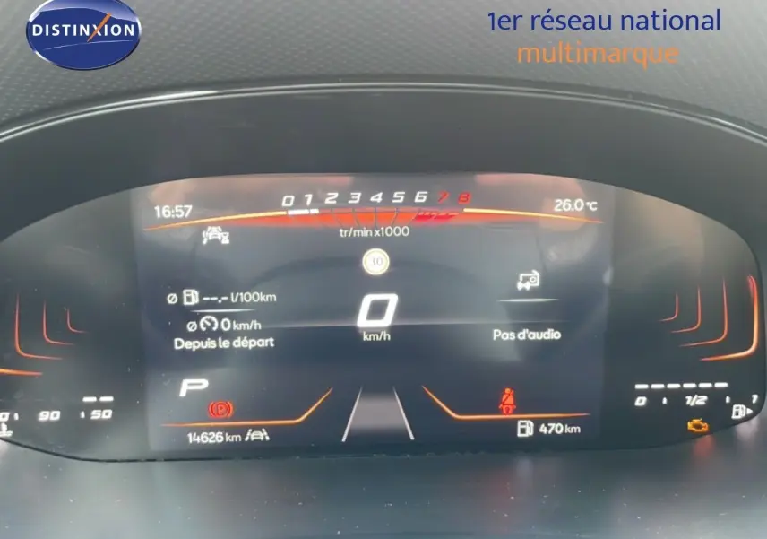 Tableau de bord numérique du SEAT Arona 2025 affichant la vitesse à 0 km/h et une température de 26°C.