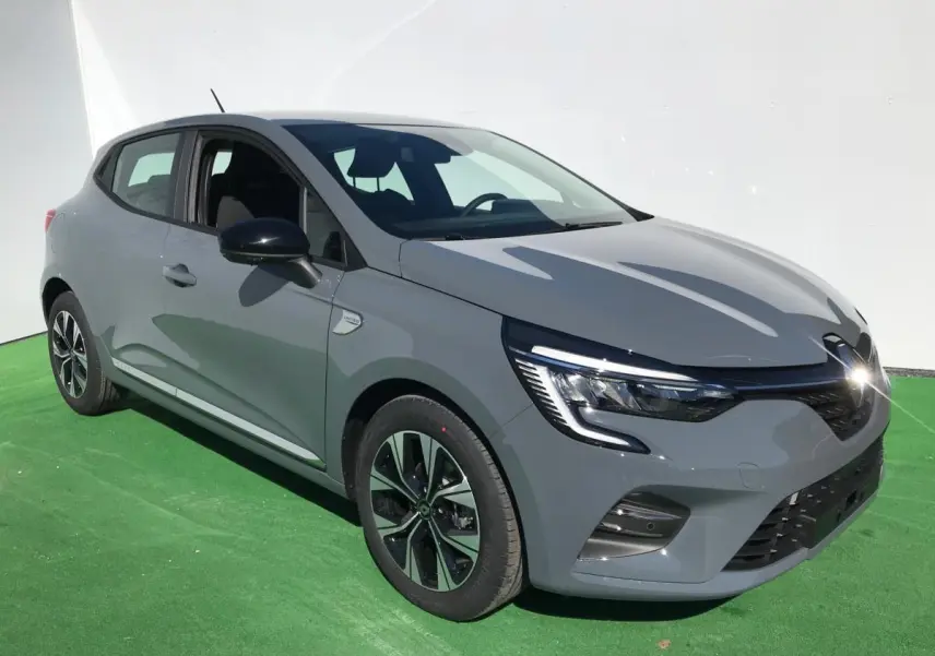 Renault Clio gris Urban vue 3/4 avant droit avec phares LED et jantes alliage 16 pouces Limited.