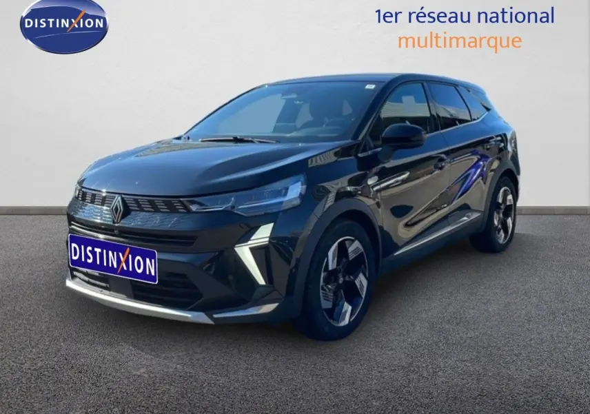 Renault Symbioz noir étoile métal en 3/4 avant droit, mettant en valeur ses lignes modernes et ses jantes distinctives.