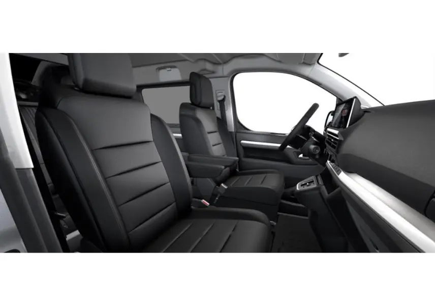 Vue intérieure côté conducteur du Citroën Jumpy 2026, montrant les sièges cuir noirs et le tableau de bord moderne.