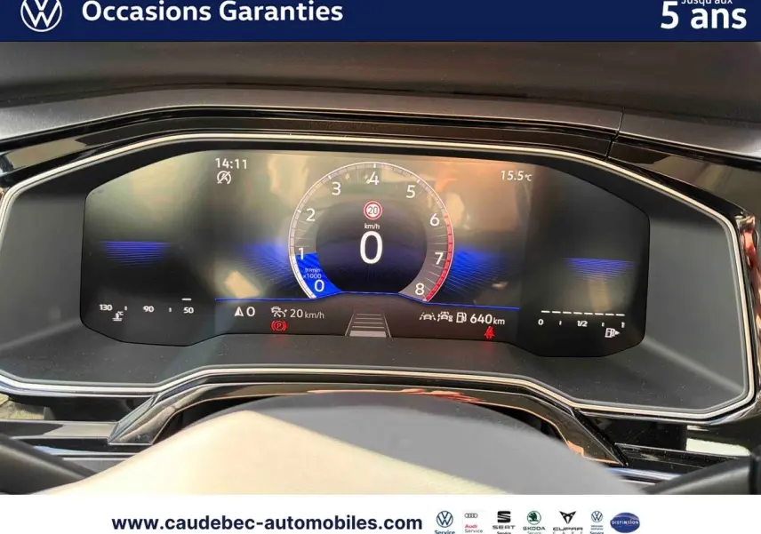 Combiné d'instruments digital de la Volkswagen Polo 2025 affichant la vitesse et diverses informations au tableau de bord.