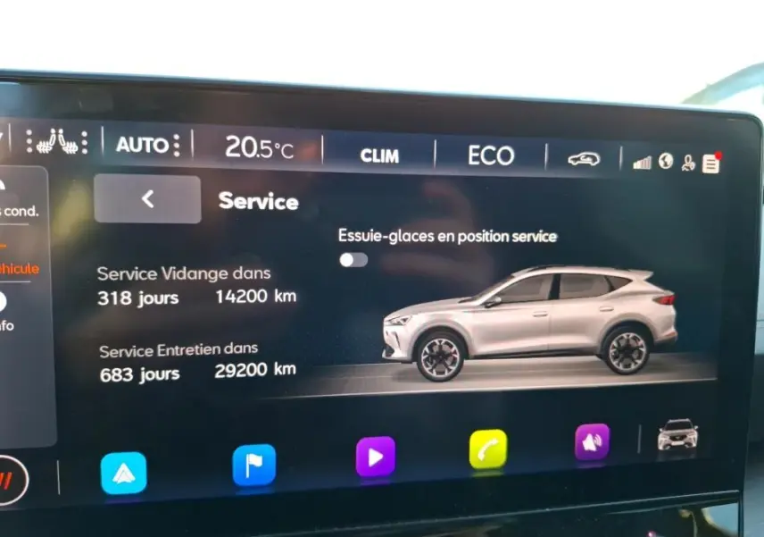 Affichage numérique intérieur montrant un profil latéral gris foncé du CUPRA Formentor 1.4 e-HYBRID 245 DSG 6 VZ.