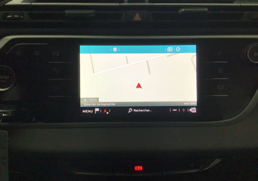 Écran central du tableau de bord du Citroën Grand C4 Spacetourer 2021 affichant la navigation GPS en zone non cartographiée.