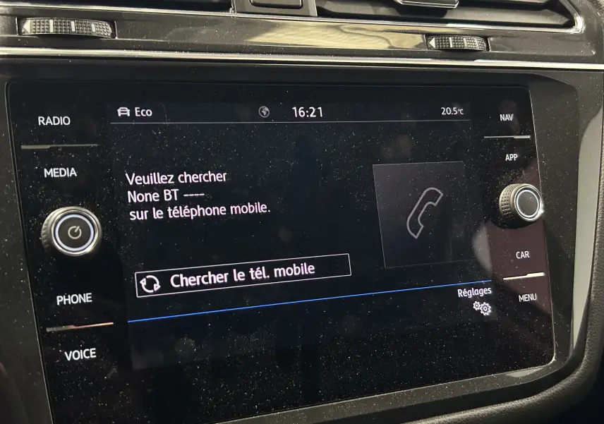 Écran tactile central du Volkswagen Tiguan Allspace 2018 affichant le menu Bluetooth et les options médias.