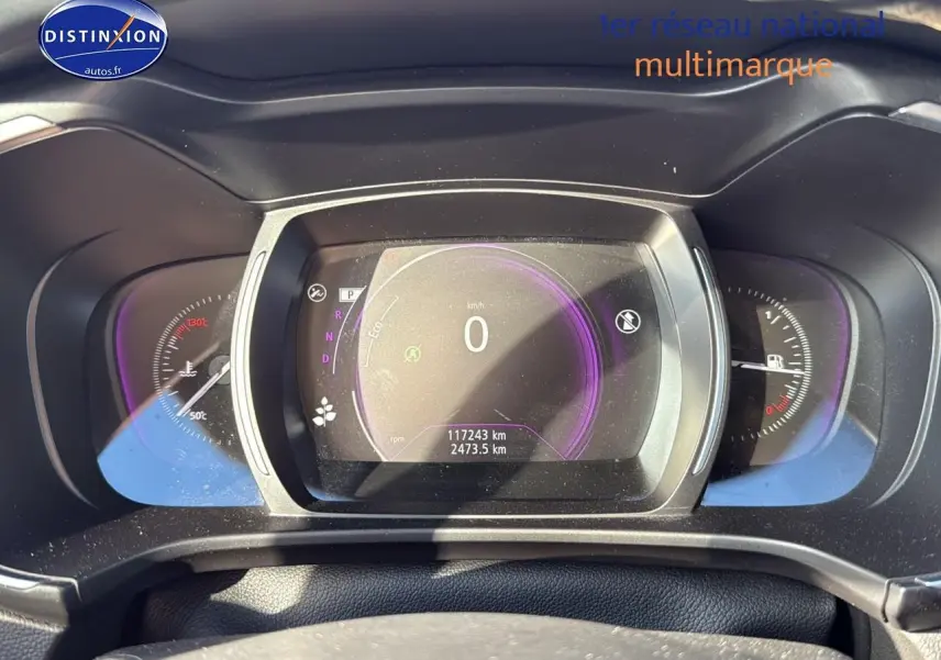Tableau de bord numérique du Renault Koleos 2017 affichant la vitesse à zéro et le compteur kilométrique.