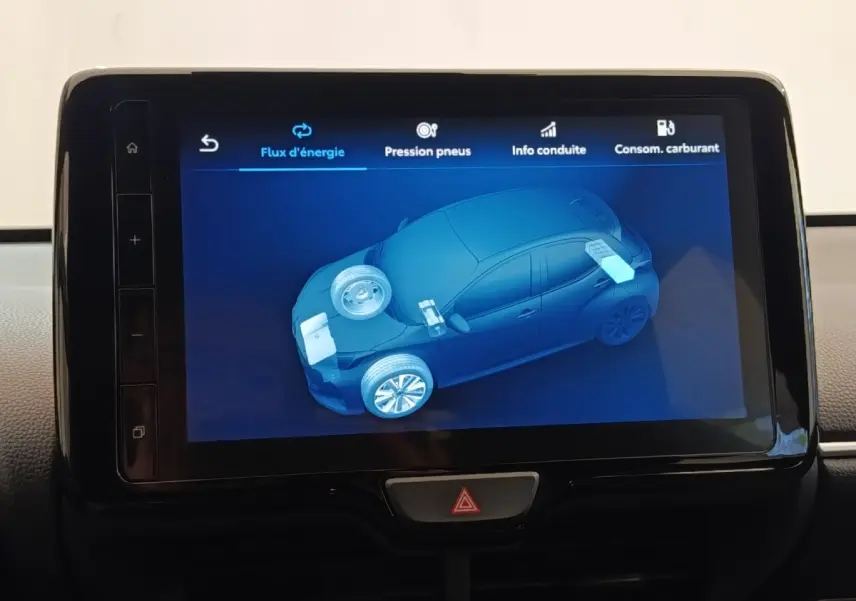 Écran tactile intérieur montrant la représentation 3D bleutée d'une Toyota Yaris hybride vue de côté droit.