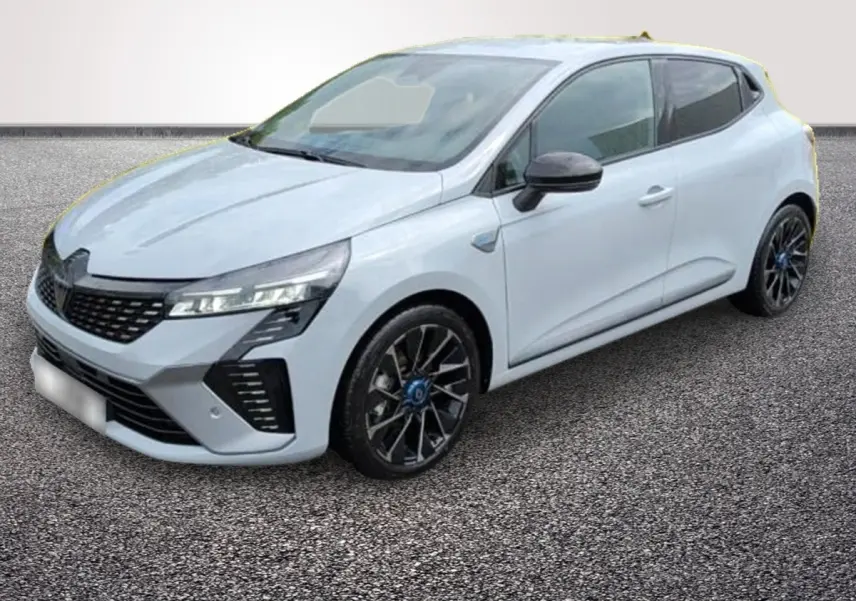 Renault Clio Esprit Alpine gris clair vue 3/4 avant droit avec jantes noires et détails bleus sur les roues.