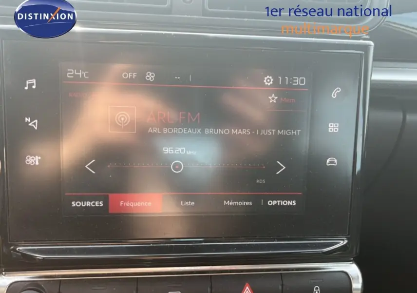 Écran tactile central de la Citroën C3 blanc 2018 affichant la radio ARL FM à 96,20 MHz en intérieur véhicule.