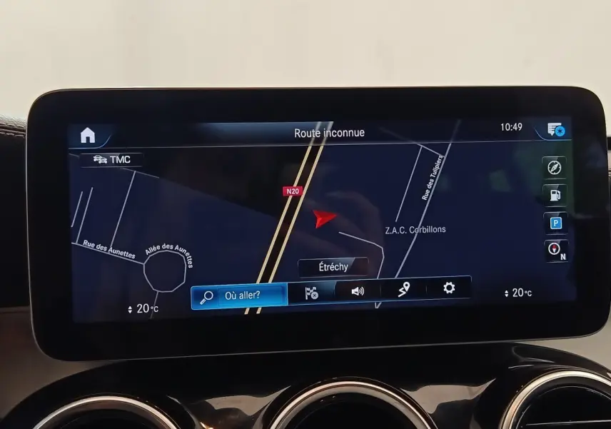 Écran tactile de navigation 10,3 pouces du tableau de bord du Mercedes GLC 300 DE Business Line 2022.