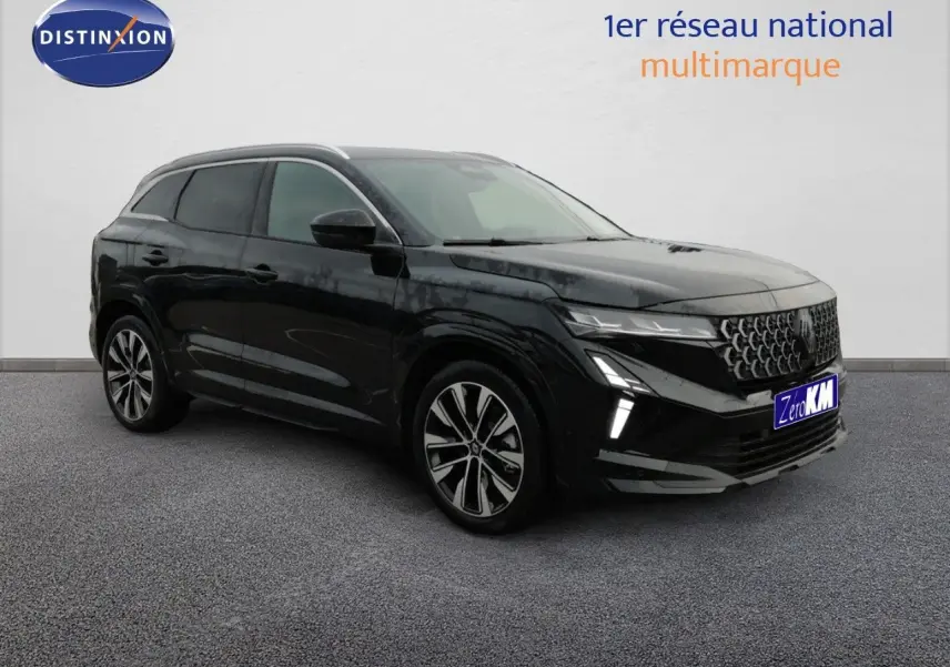 Renault Austral E-Tech hybride noir étoile métal, vue 3/4 avant droit avec calandre et jantes distinctives.