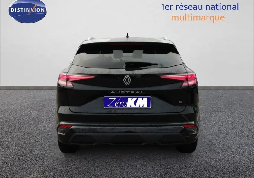 Vue arrière d'un Renault Austral noir étoile métal 2026 avec feux LED fins et logo centré sur hayon.