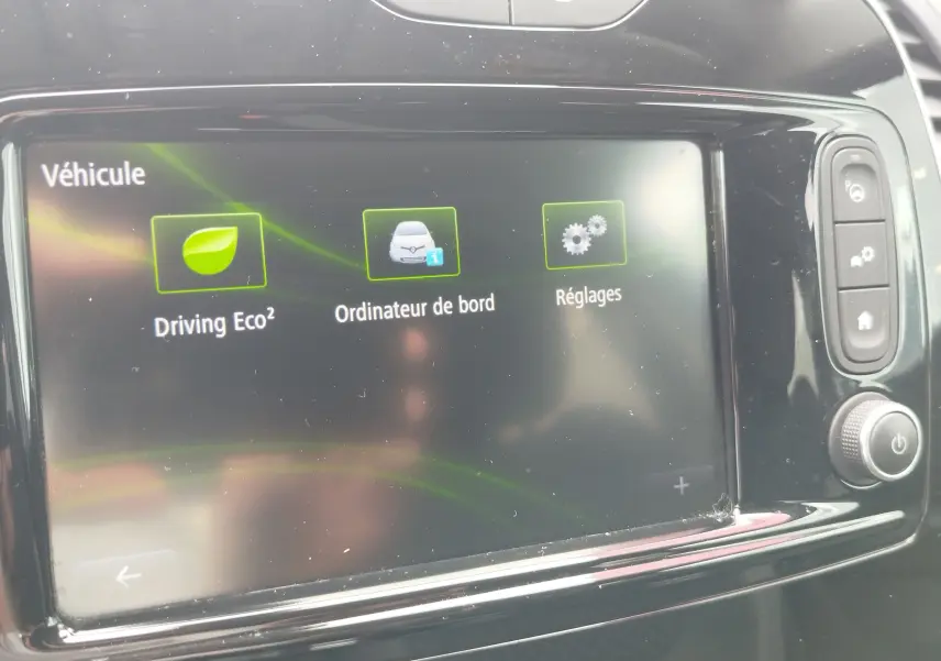 Écran tactile central du Renault Captur 2018 affichant les options Driving Eco², ordinateur de bord et réglages.