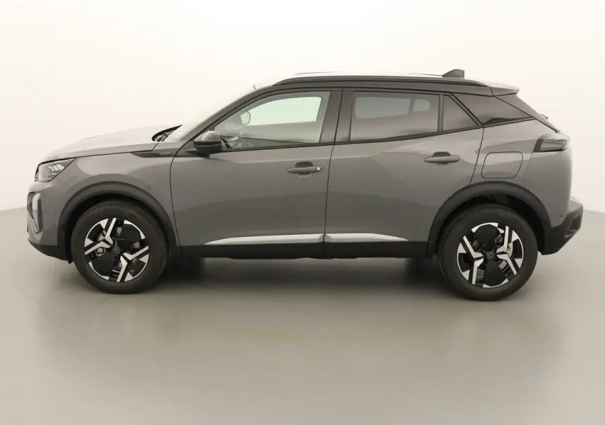 Peugeot 2008 hybride gris selenium avec toit noir, vue profil côté gauche, jantes au design moderne.