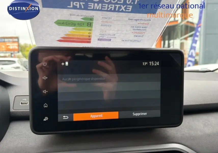 Écran tactile central du tableau de bord du Dacia Jogger 2026, affichant le menu de connexion des appareils.