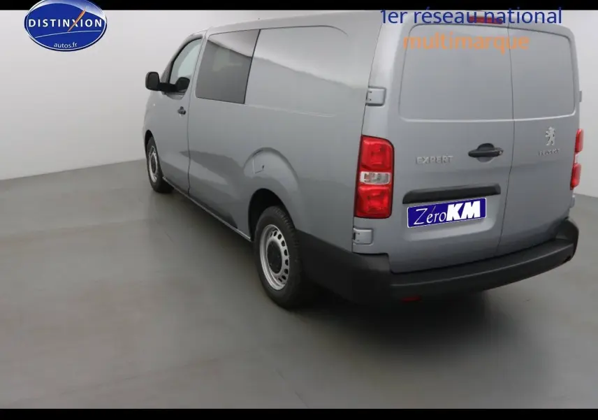 Profil côté gauche d'un Peugeot Expert Cabine Approfondie gris Artense métal, version 2023, finition Confort Plus.