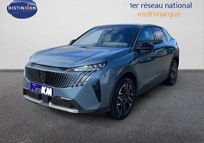 Peugeot 3008 hybride bleu Ingaro métal avec toit noir, vue 3/4 avant droit sur fond neutre.