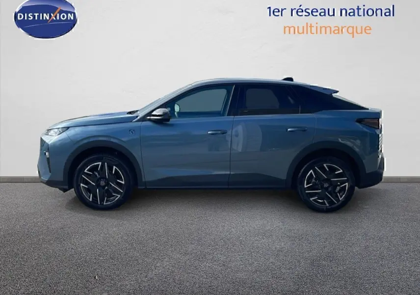 Peugeot 3008 2025 bleu Ingaro métal avec toit noir, vue profil côté gauche sur fond neutre.