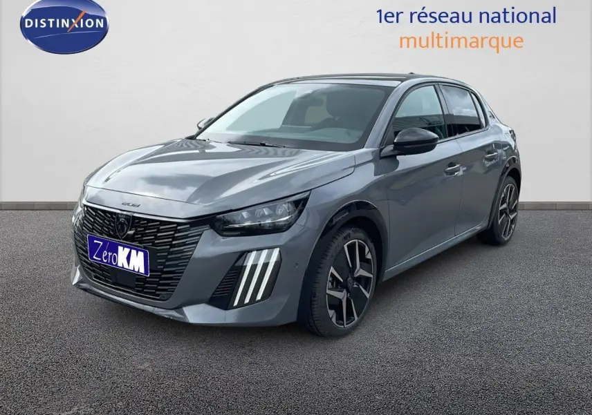 Peugeot 208 gris selenium métal avec toit noir, vue 3/4 avant mettant en valeur ses phares LED et jantes biton.