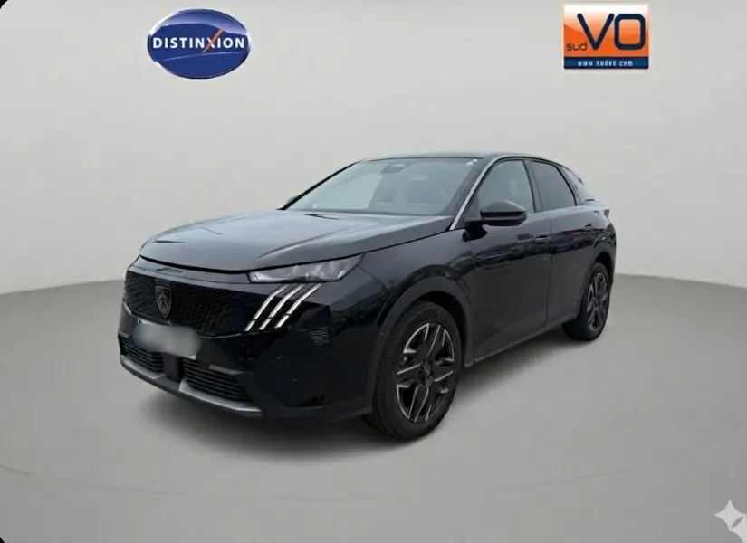 Peugeot 3008 Hybrid noir en 3/4 avant droit, avec jantes alliage 19 pouces et feux LED distinctifs en griffes.